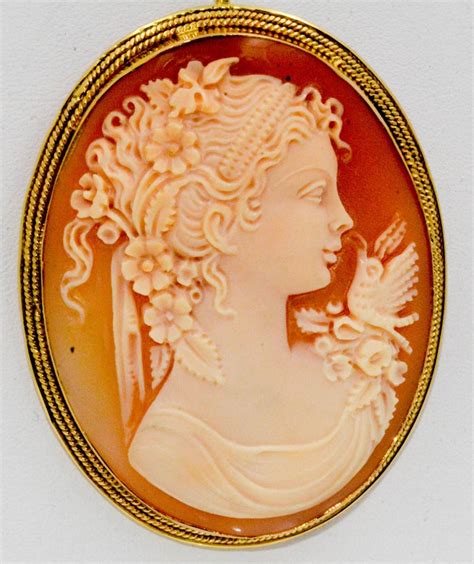 18k Yellow Gold Victorian Cameo Pendant And Brooch At 1stdibs Look