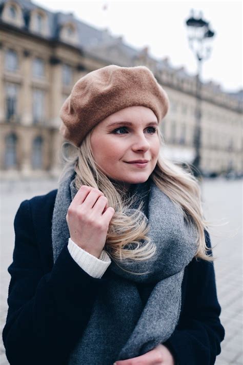 How To Wear A Beret Andreaclareca Elegant Outfit Elegant Style
