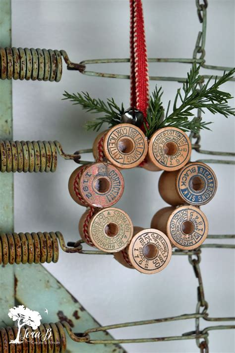 Vintage Thread Spool Mini Wreath How To Spool Crafts Mini Wreaths