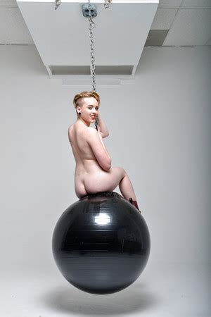 Remake Wrecking Ball Of Miley Cyrus Pics 15 Pics XHamster