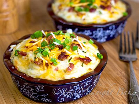 Shepherd's pie season is upon us and this super cozy vegetarian version is running around on the loose in our house. Loaded Shepherd's Pie - The Midnight Baker