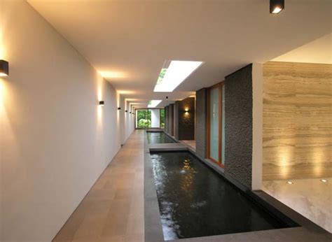 Fascinating Residence With Exceptional Water Features The