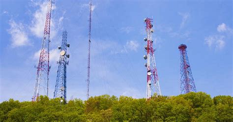Jika internet indosat tetap terasa lemot bahkan tidak bisa di koneksi internet setelah anda mencoba beberapa cara setting apn indosat ooredoo untuk jaringan 2g 3g dan 4g lte.itu berarti pelayanan jaringan seluler yang bermasalah atau sedang rusak sehingga semua pengguna tidak bisa akses. Kominfo Gandeng Operator Seluler Bangun Jaringan 4G di ...