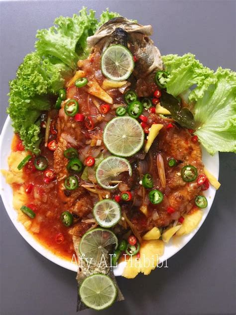 Resepi ikan masak 3 rasa, untuk resepi ini che' nom menggunakan ikan siakap, boleh jugak digantikan dengan ikan bawal, ikan masak tiga rasa memang tak asing lagi di restoran masakan thai di malaysia. Resepi Ikan Siakap 3 Rasa yang Memukau! - Saji.my