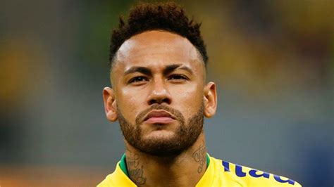 ويترافق اجتماع اللاعبين مع تأجيل مدرب المنتخب تيتي الإعلان عن الأسماء المشاركة في كوبا أميركا أمس الخميس، والذي قال: مدرب المنتخب البرازيلي يؤكد اقتراب نيمار من العودة للملاعب ...