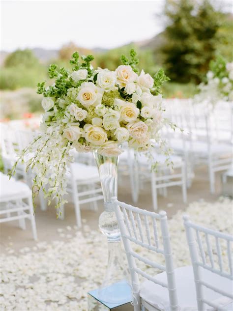 They create a breath taking and memorable ceremony space. 7 Creative Ways to Decorate Your Wedding Ceremony Aisle ...
