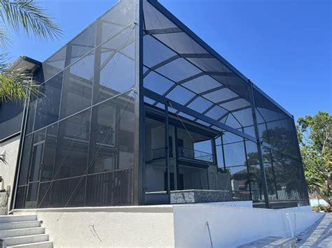 Dive into Florida's Pool Enclosure Laws: A Clear-Cut Overview