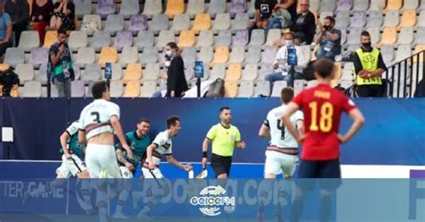 Cinco portugueses na equipa da competição | maisfutebol. Euro sub-21: Portugal e Alemanha discutem 23.º troféu ...