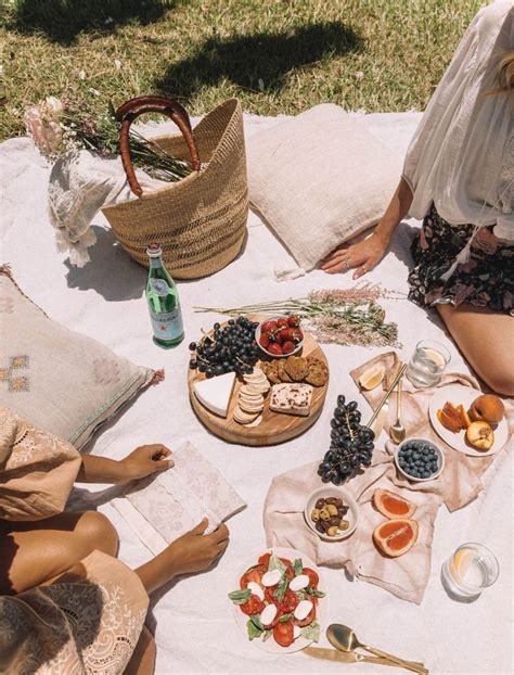 Pin By ️‍🔥 On Picnics And Food Picnic Picnic Food Aesthetic Food