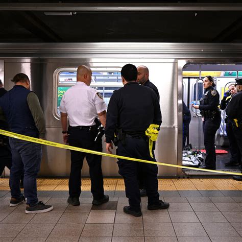 Subway Rider Choked Homeless Man To Death Medical Examiner Rules The