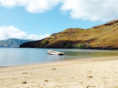 Découvrez les îles marquises (fenua enata, en marquisien), l'un des cinq archipels de la polynésie française, grâce à un choix de documents sur leur histoire et leur patrimoine. Iles Marquises plage » Vacances - Guide Voyage