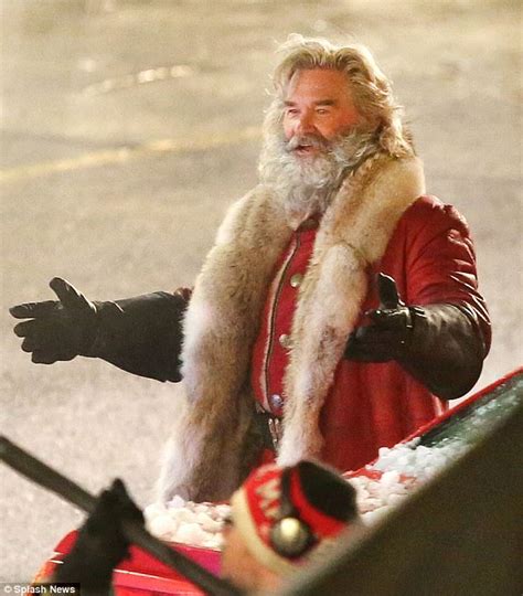 Kurt russell's beard as santa in 'christmas … 11.09.2019 · kurt russell is unrecognizable with a beard and more star snaps. Kurt Russell looks just like St Nick in Toronto | Daily ...