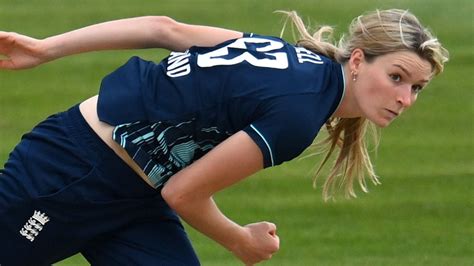 Lauren Bell Can Become Leader Of England Bowling Attack Says Team Mate Sophia Dunkley Cricket
