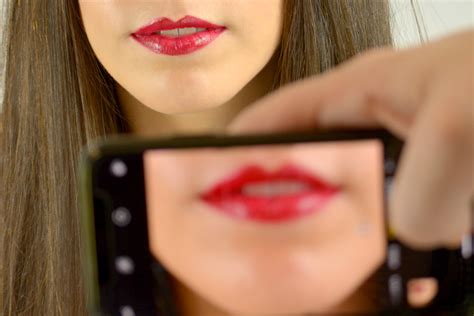 Cómo Conseguir El Maquillaje De Labios Perfecto En 7 Pasos Ebeauty