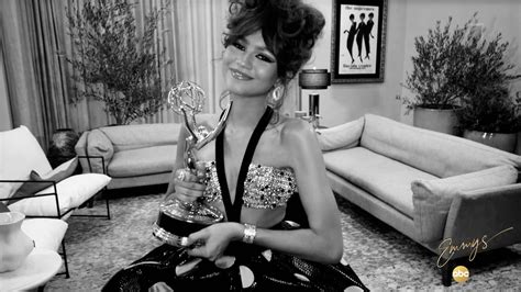 emmy awards 2020 zendaya makes history with her win voir fashion