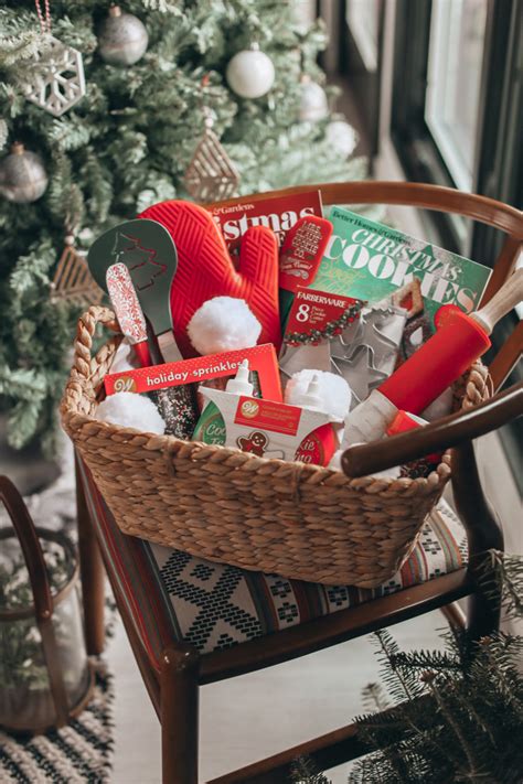 Holiday DIY Gift Basket Ideas