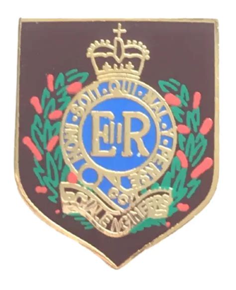 Royal Engineers Private Of The British Army Military Enamel Lapel Pin