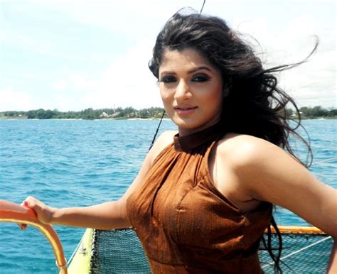 She was born on 13 august 1987 in kolkata, west bengal, india. Srabanti Chatterjee once teased with 'Moti', ends in ...