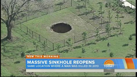 Massive Sinkhole In Tampa Florida Reopens Where Man Was Killed Nbc News
