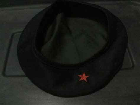 Other War Memorabilia Cuban Beret Its Reproduction Was Sold For