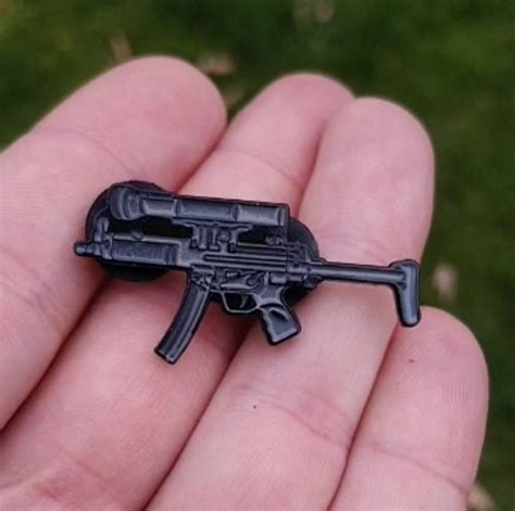 Pin Of Iranian Embassy Seige Sas Mp5 With Maglight Etsy