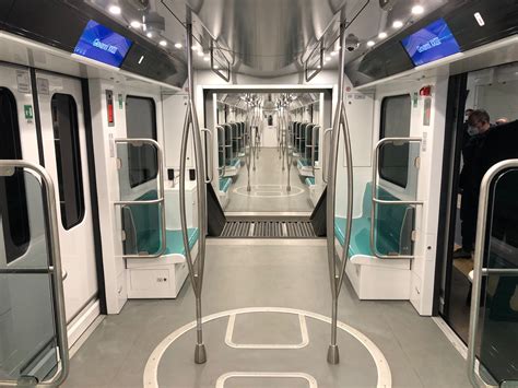 Metro Catania In Servizio Il Primo Di Dieci Nuovi Treni Finanziati