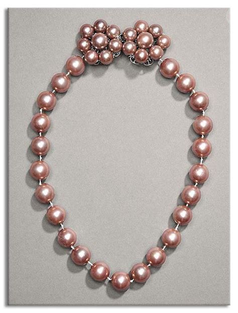 Donna Karan’s Pearl Necklace Fashion Elite