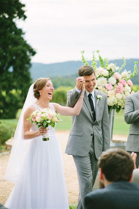 A Classic Wedding At The Keswick Vineyards In Charlottesville Virginia