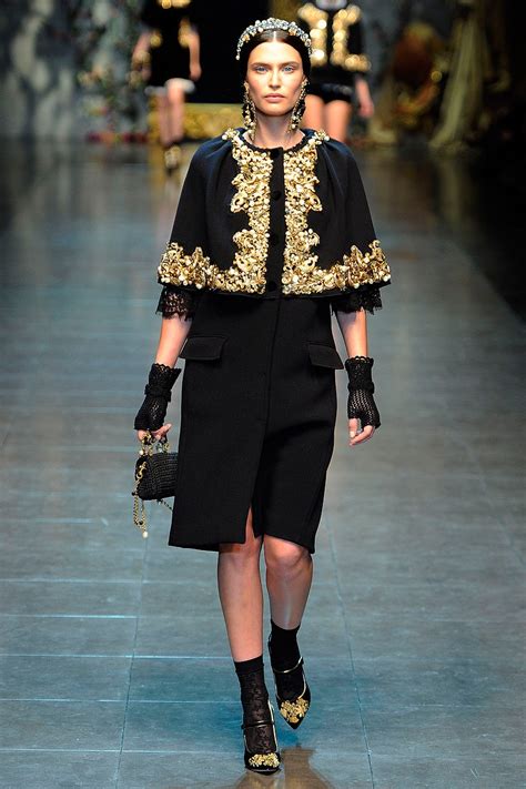 Dolce And Gabbana Fall 2012 — Runway Photo Gallery — Vogue Vogue