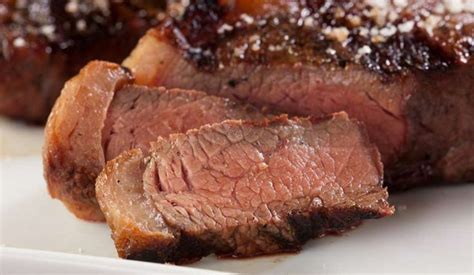 La storia vuole che allora i gauchos, nei lunghi spostamenti per seguire le mandrie nella. Churrasco picanha | Idee alimentari, Ricette, Ricette di ...