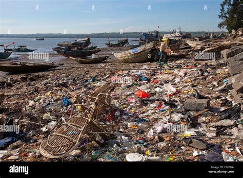 Garbage Dump China Hi Res Stock Photography And Images Alamy
