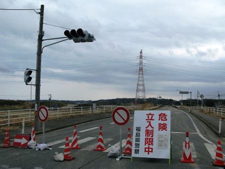「日本の歩むべき道」とのタイトルで特別講演した小泉氏は、１０年前の福島原発事故を振り返った。 東京も入る。 住民約５０００万人が避難しなくちゃいけない。 避難しろって言ってもできない。 自分なりに勉強していくと、日本の原発は安全、コスト安い、ｃｏ２を出さないクリーンエネルギー。 【APF News】 4/13 《地震》 計画的避難区域に設定される『浪江町 ...