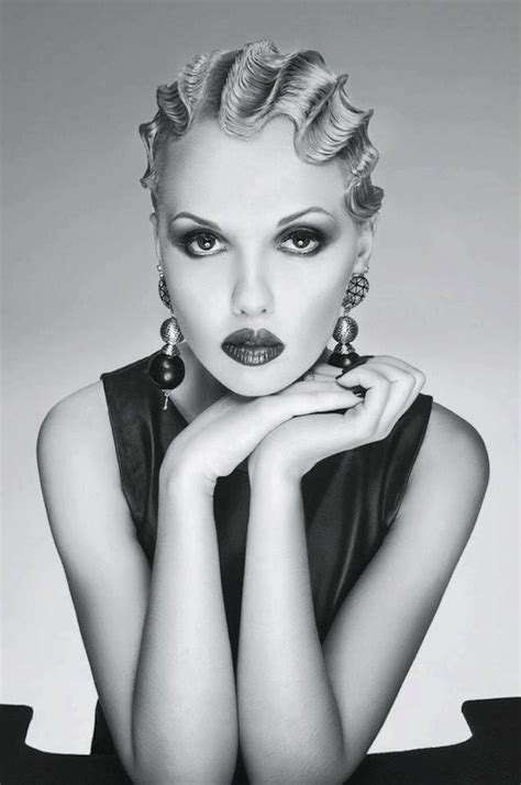 Très vite, l'europe et l'amérique succombent à la femme dior. Coiffure année 20 - le style des années folles - OBSiGeN