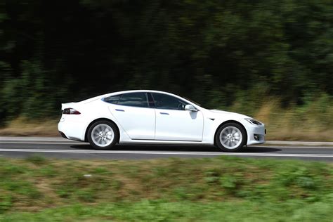 El Tesla Model S Promete Una Actualización Para Septiembre Que Le