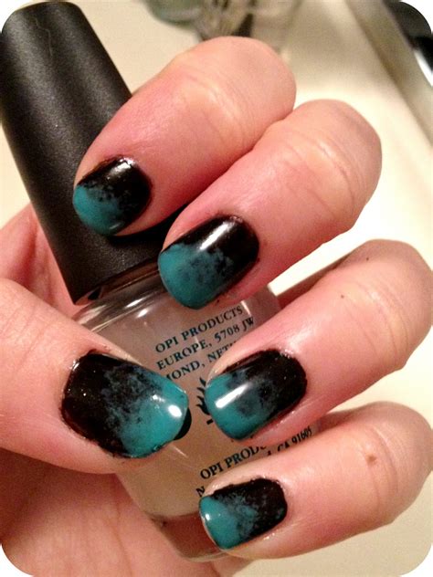 You may vary the gradient from the thumb to your pinky finger by applying different shades for each fingernail. gab simas: NOTD - Teal & Black Ombre Nails