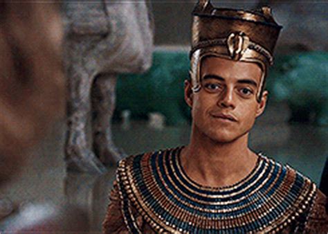 Best of rami malek as ahkmenrah in the night at the museum trilogy.i do not own anything. Lmao rami malek night at the museum 3 GIF - Find on GIFER