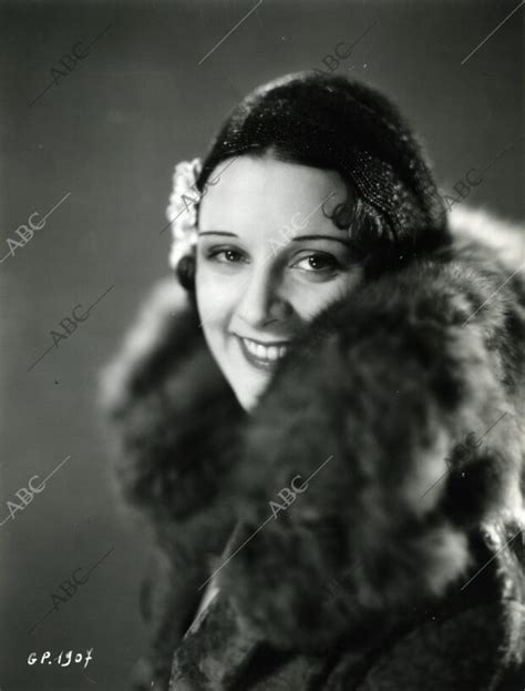 Este proyecto fracasa pero rueda en alemania «carmen la de triana». Imperio Argentina, protagonista del film Paramount "Lo ...