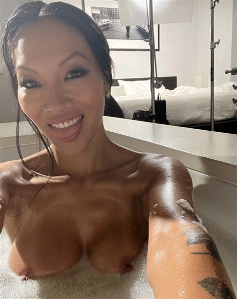 Who Wants To Get In With Her Of Asa Akira Nude Celebritynakeds Com