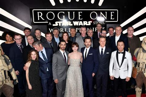 Box Office Rogue One Scores 155 Million
