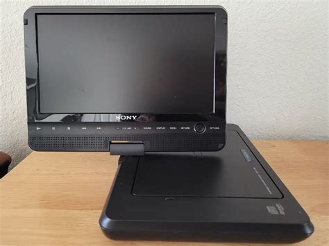 Sony Dvp Fx96 Portable Dvd Player 9” Swivel Screen Wremote Excellent