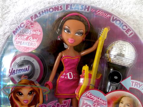 Rock angelz is the brand's first foray into music entertainment. Bratz Neon Pop Divaz Doll Yasmin close up | migglemuggle ...