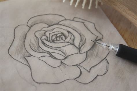 See more ideas about pictures to draw, drawings, pictures. DIY: Roses Hairbrush