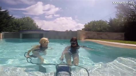 Hot Underwater Lesbians Vodichkina And Farkas Starring Underwater
