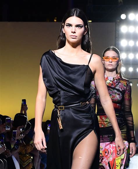 Kendall Jenner Legs In Pantyhose Versace Fashion Show In Milan Legs