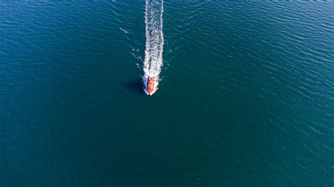 항구 물 지역에서 바다에서 파일럿 보트 공중 보기 건강관리와 의술에 대한 스톡 사진 및 기타 이미지 Istock