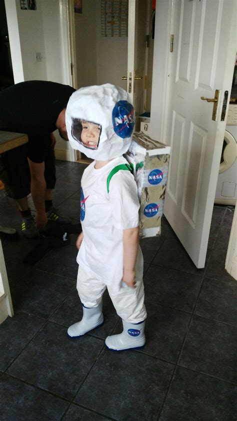 Pin On Kids Diy Astronaut Costume