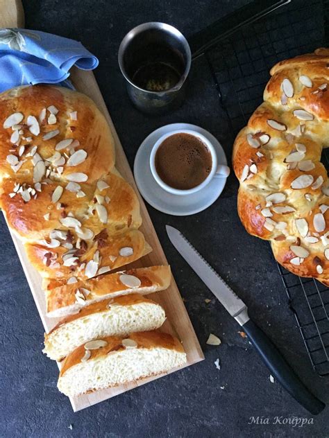 That is why i am discussing some delicious. Mia Kouppa: Tsoureki | Recipe | Greek easter bread, Easter ...