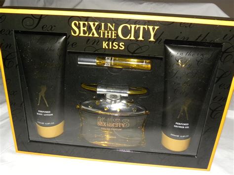 Sex In The City Kiss 4 Piece T Set Eau De Parfum 100ml Eau De Parfum 10ml Hand Bag Size
