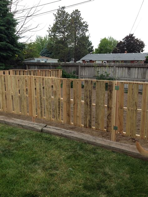 Beautiful Diy Pallet Fence For Your Yard Joes Pallet
