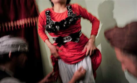 Apr 05, 2012 · in detailed conversations with several bacha bazi masters in northern afghanistan and with the dancing boys they own, quraishi revealed a culture where wealthy afghan men openly exploit some of. Afghanistan, Bacha Bazi: il governo attiverà legge a tutela dei bambini danzanti vestiti da ...